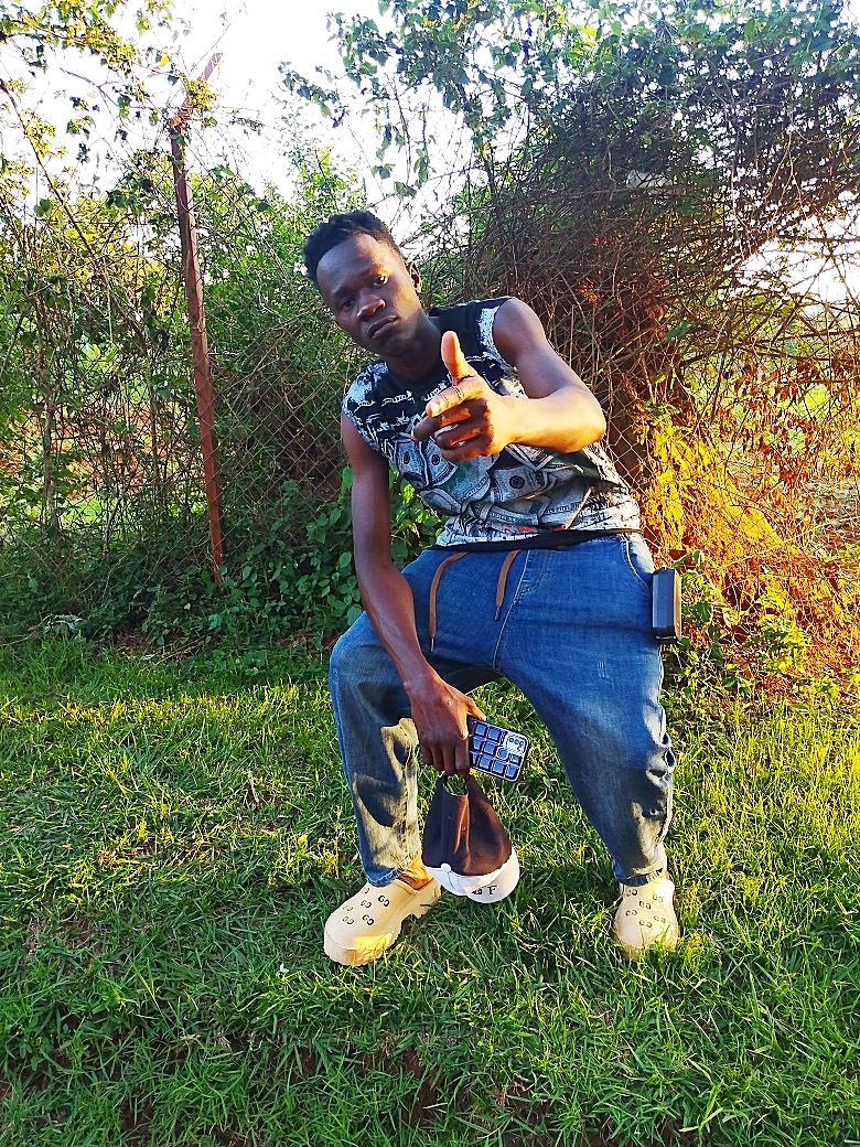 Sloxy Dshuuta profile