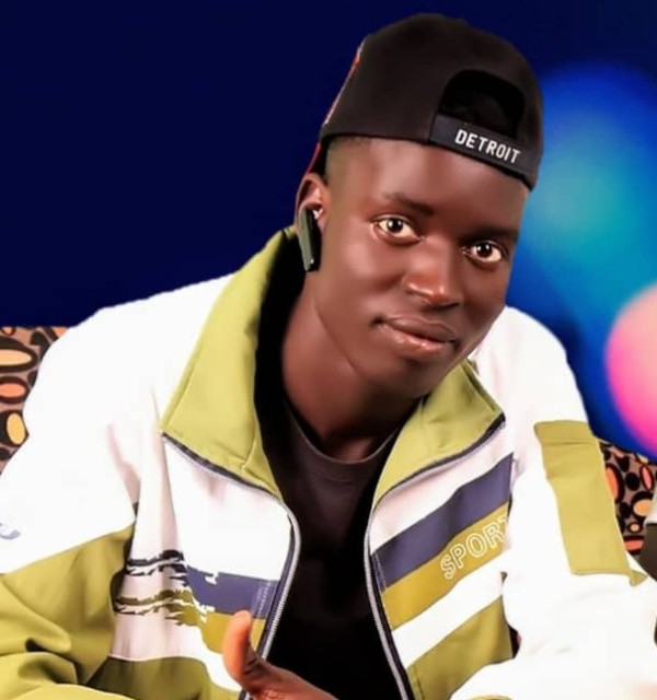 Wallet - Cris Rapper Ug